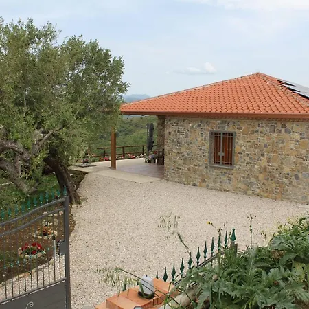 Il Vecchio Carrubo Lantgård Castellammare di Velia